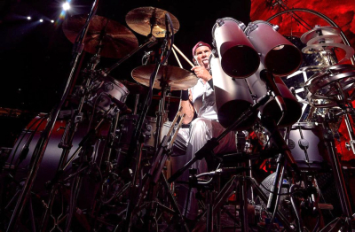 Drummer RHCP Chad Smith Main Cuma di Depan 17 Penonton |impresi