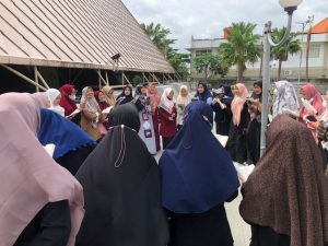 Wanita Karir dalam Kacamata Fikih