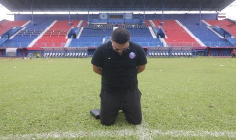 Arema FC Resmi Ditinggalkan Pelatihnya