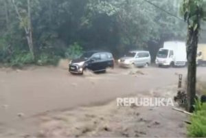 Kemenko PMK: Tingkatkan Kesiapsiagaan Hadapi Bencana Hidrometeorologi