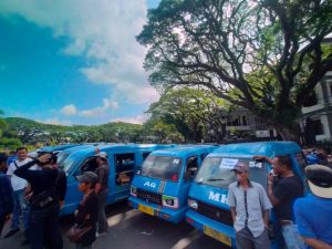 Gelar Demo, Sopir Angkot Kota Malang Tolak Kebijakan Jalan Satu Arah