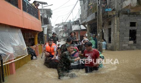 Kemenag Bolmong Bantu Korban Banjir Manado