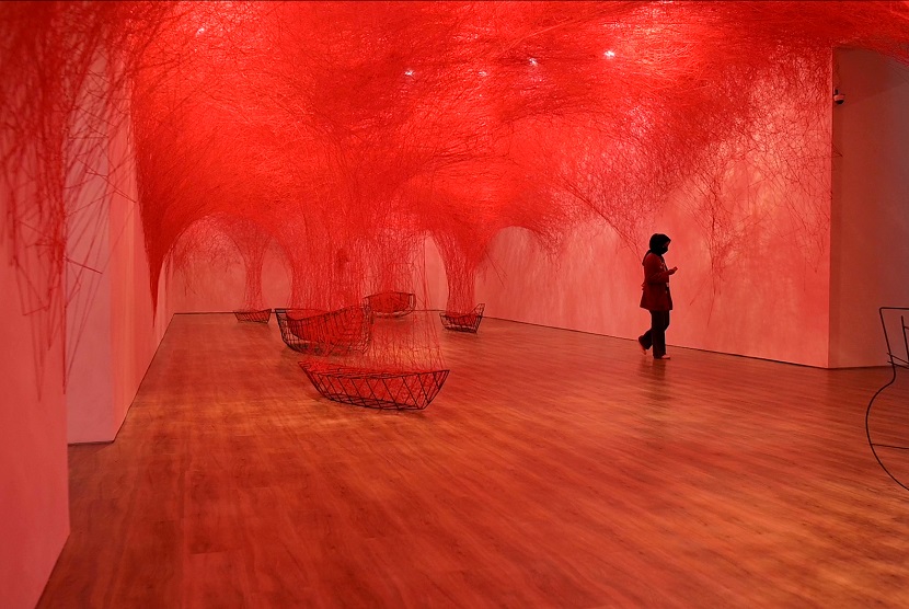 Museum Macan Gelar Pameran Terbesar The Soul Trembles Karya Chiharu Shiota