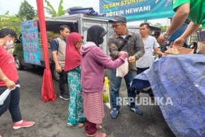 Operasi Pasar Murah di Tasikmalaya Diserbu Warga