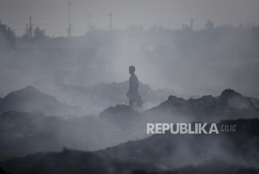 Penelitian: Jumlah Sampah Dibakar Secara Terbuka di Jabodetabek 240,25 Gigagram per Tahun