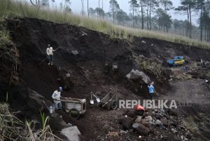 Penggerebekan Tambang Ilegal Merapi, Polisi Amankan Lima Pelaku