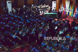 Prosesi Wisuda di Kampus Universitas Islam Bandung