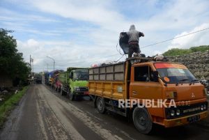 Tidak Penuhi Aturan, Belasan Truk Sampah Yogyakarta Terjaring Penertiban