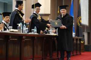 Universitas Brawijaya Anugerahkan Erick Thohir Doktor Honoris Causa, Apa Itu Doktor Honoris Causa ? |kampus