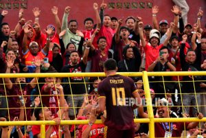 Kolom Komentar Instagram-nya Digeruduk Warganet Soal PSM Juara, Ini Reaksi Gubernur Sulsel