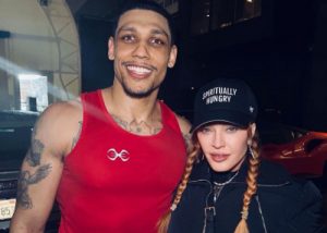Madonna dan Joshua Popper Beda Usia 35 Tahun, Demi Publisitas?