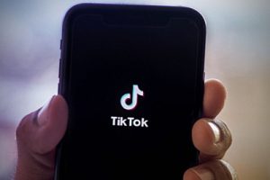 Dua Cara Menghilangkan Tulisan TikTok di Video TikTok