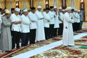 Ustadz Khalid Basalamah: Tak Ada Sholat Khusus Nisfu Syaban, Hadistnya Palsu