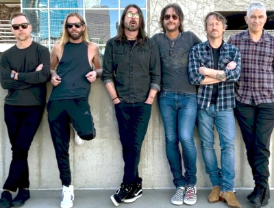 Siapakah Drummer Foo Fighters, Matt Cameron atau Atom Willard?