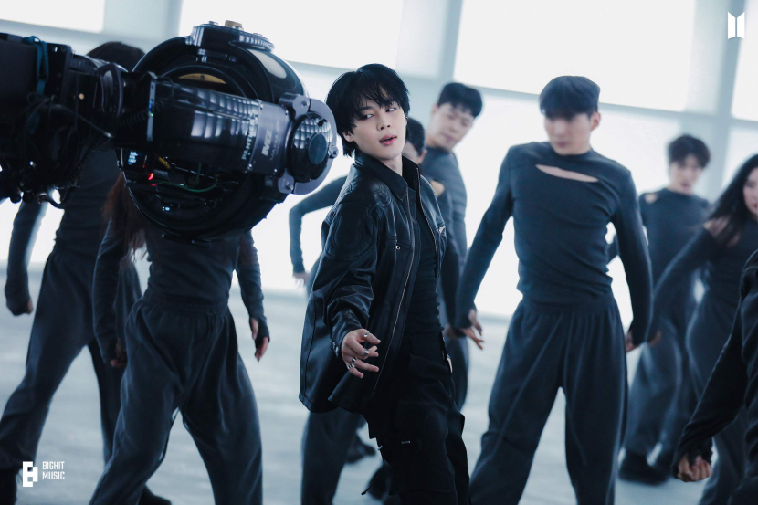 Jimin BTS di MV Set Me Free Pt. 2 untuk album FACE. Dok: Big Hit