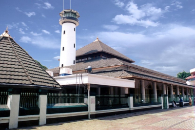 Ini 7 Masjid Ikonik di Surabaya