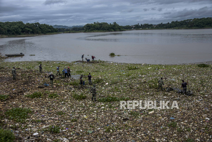 325 Ton Sampah Sungai Citarum Dikelola Greeneration Foundation