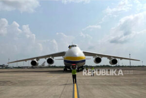 Antonov 124-100, Pesawat Kargo Terbesar di Dunia, Mendarat di Bandara Kertajati