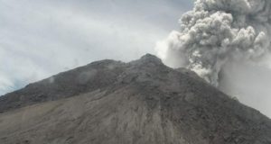 BREAKING NEWS: Merapi Meletus, Warga Diimbau Jauhi Daerah Bahaya