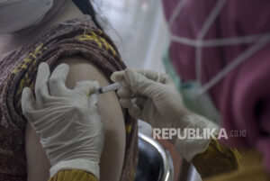 Batalkah Puasa Jika Disuntik dan Diinfus Saat Siang Hari?