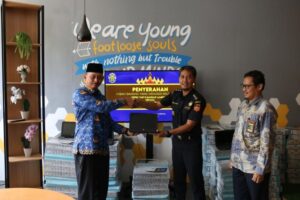 Bea Cukai Bandar Lampung Hibahkan 178 Unit Laptop Dukung Kemajuan Pendidikan