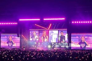 Rose BLACKPINK ‘Kepanasan’ pada Hari Pertama Konser di GBK