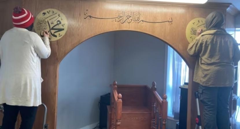 Dinding Masjid Pertama Whitehorse Dihiasi Kaligrafi Penuh Inspirasi