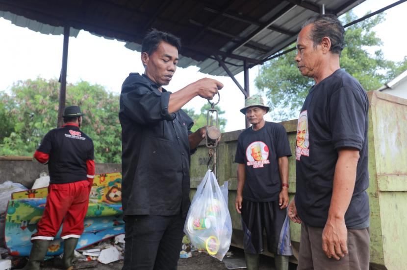 Dukung Daerah Cirebon Bersih dan Nyaman, GMC Resmikan Bank Sampah