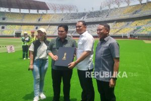 Erick Thohir Tinjau Kesiapan Stadion GBT sebagai Venue Piala Dunia U-20