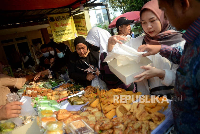 Hindari Makan Sambal dan Gorengan Berlebihan Ketika Buka Puasa