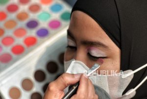 Jasa Makeup, Titip Barang, Hingga Penjual Kipas Ada di Konser Blackpink Hari Kedua