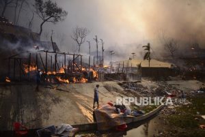 Kebakaran Kamp Cox’s Bazar Bangladesh, 12.000 Pengungsi Rohingya Kehilangan Tempat Tinggal