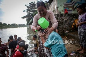 Kepala Desa Harus Eksplorasi Potensi Desa Untuk Tingkatkan Ekonomi Masyarakat