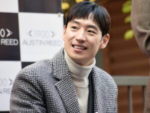 Lee Je-hoon Terlihat Berangkat dari Korea untuk Bertemu Penggemar di Jakarta