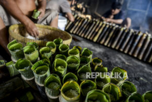 Lemang Bambu Srikaya Medan Jadi Kudapan Favorit Selama Ramadhan