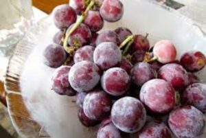 Makan Buah Beku, Bandingkan Nutrisinya dengan Buah Segar