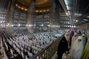 Niat Sholat Tahajud 2 Rakaat Beserta Doa Lengkap