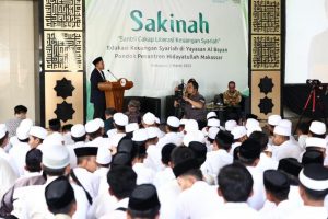 OJK dan BSI Beri Edukasi Keuangan Syariah di Pesantren Al Bayan