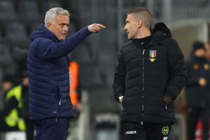 Ofisial Keempat Marco Serra Minta Maaf kepada Mourinho, tapi Bantah Sudah Menghina