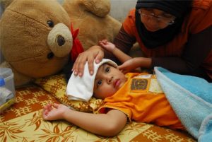 Panik Saat Anak Demam, Emosi Ibu Bisa Menular ke Si Kecil