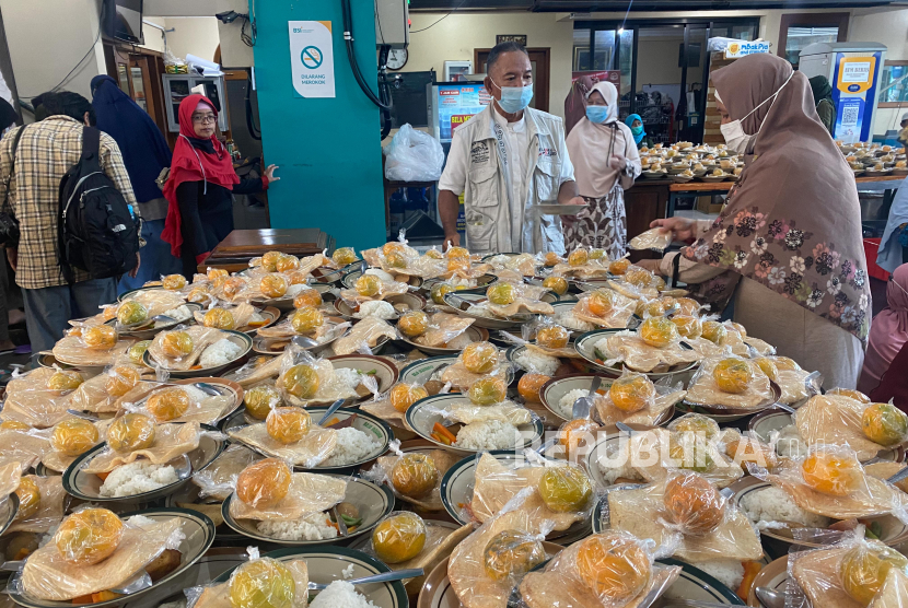 Pasar Sahur Perdana di Masjid Jogokariyan Yogyakarta saat Ramadhan