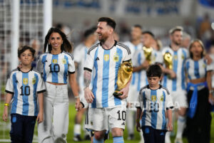 Pengaruh Messi Dinilai Sama dengan Maradona di Argentina