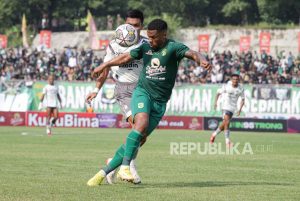 Persebaya Surabaya Bermain Imbang Lawan Persib Bandung