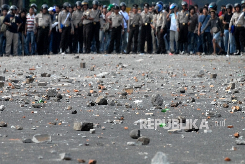 Polisi Tangkap Tiga Remaja Perang Sarung Bawa Golok