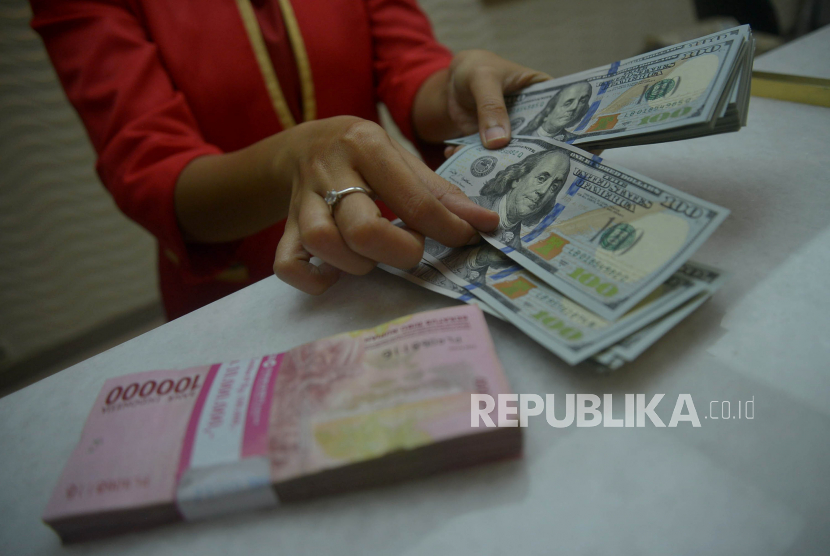 Rupiah Menguat Seiring Kebijakan Moneter AS yang Tidak Terlalu Agresif