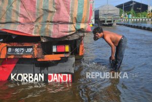 Sepekan Banjir di Jalan Pantura Kudus
