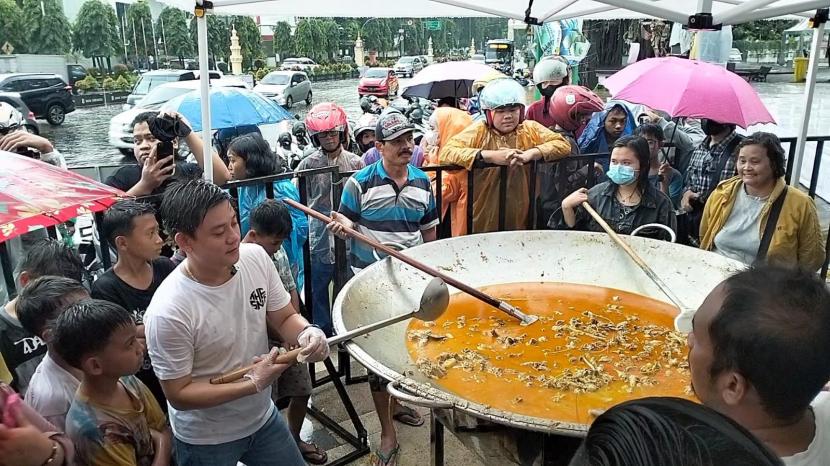 Siap-Siap! 1.000 Porsi Gulai Ayam Bakal Dibagikan di Balai Kota Solo