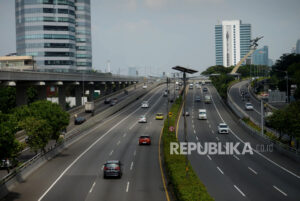 Suasana Lengang Pada Hari Pertama Puasa di Jakarta