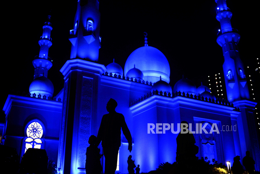 Tarawih Pertama di Masjid Ath Thohir Depok