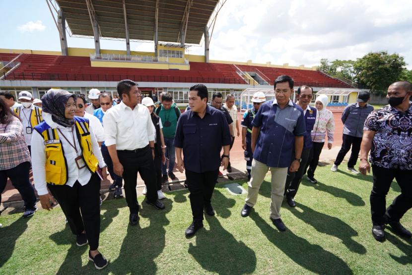 Tinjau Stadion Jakabaring, Erick Thohir: Kondisinya Baik dengan Sedikit Catatan